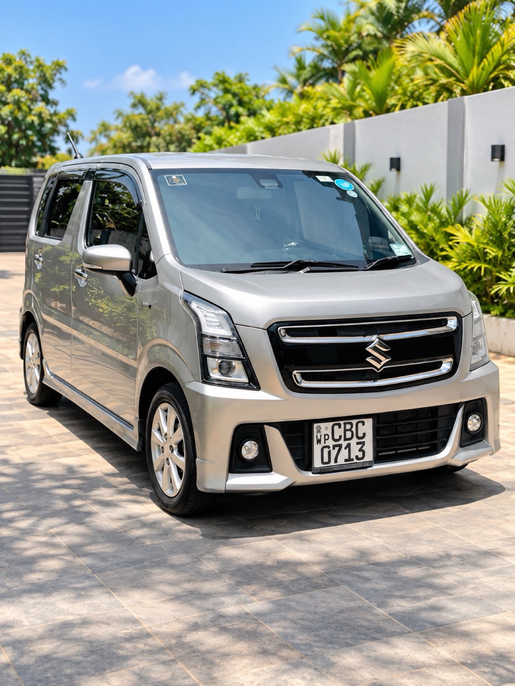 Silver Suzuki Wagon R Stingray